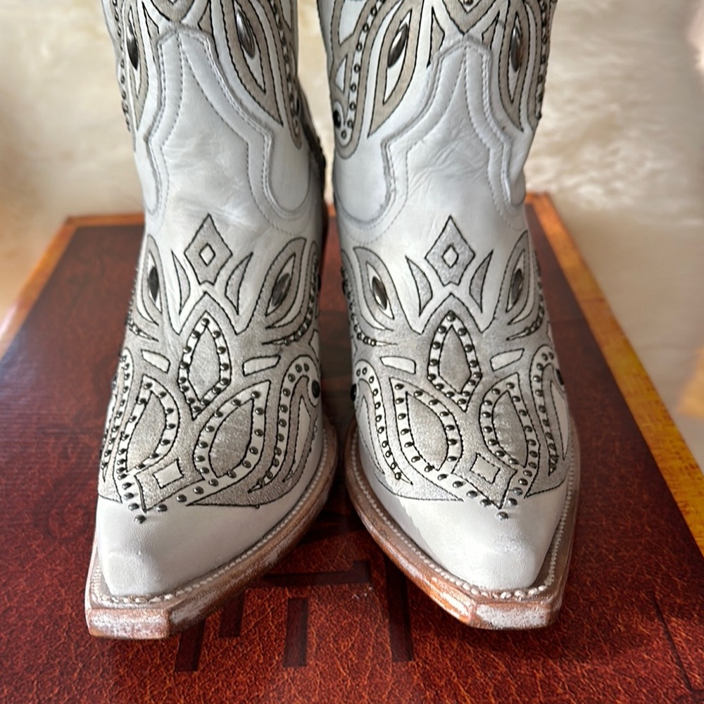 New Corral White Laser Embroidery Studs Heeled Boots cowboy cowgirl tall G1549 - Picture 5 of 10